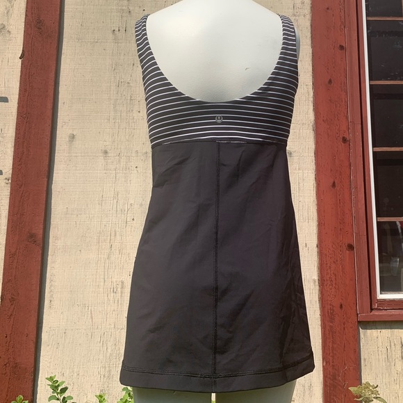 Lululemon Aria Tank II size 8 - Picture 4 of 8